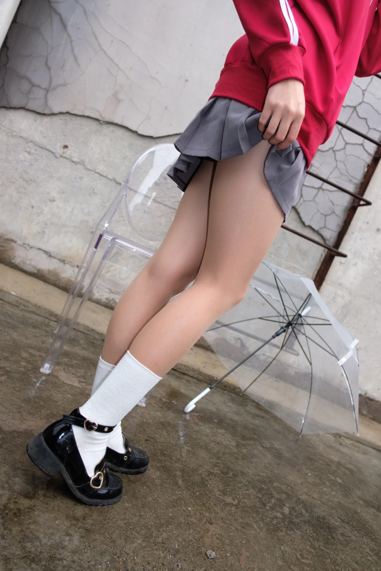 森萝财团《X-044》主题写真：88张全套美图，含1个视频