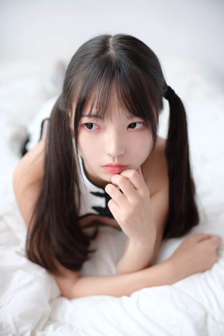 森萝财团《X-045》主题写真：96张全套美图，含1个视频
