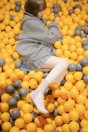 森萝财团《X-047》主题写真：141张全套美图，含1个视频