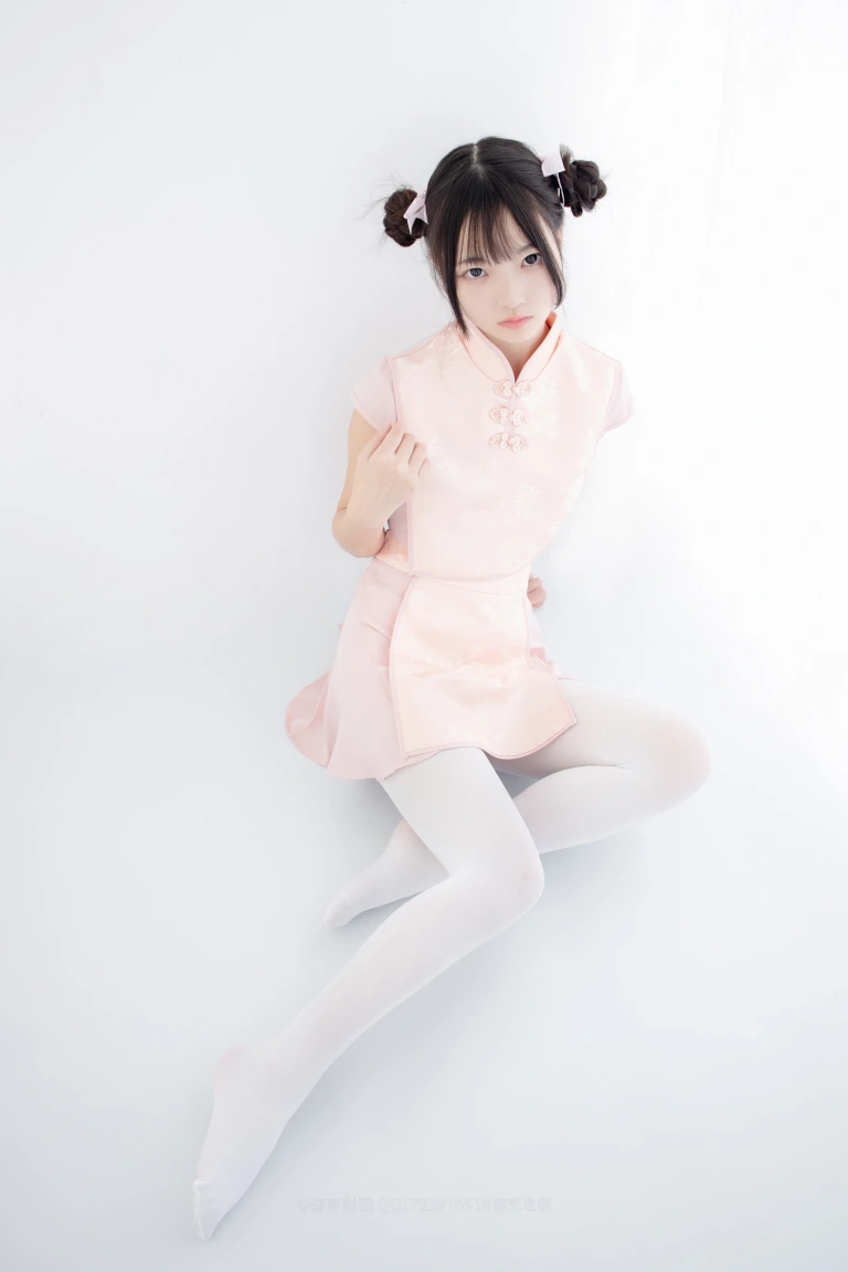 森萝财团《X-052》主题写真：66张全套美图，含1个视频