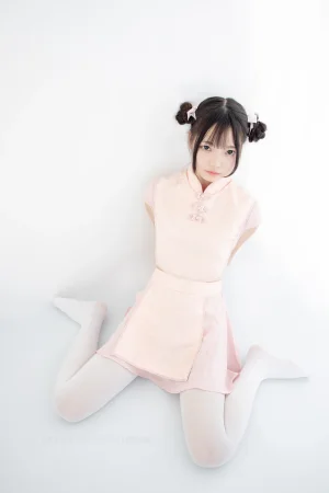 森萝财团《X-052》主题写真：66张全套美图，含1个视频