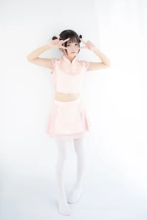 森萝财团《X-052》主题写真：66张全套美图，含1个视频