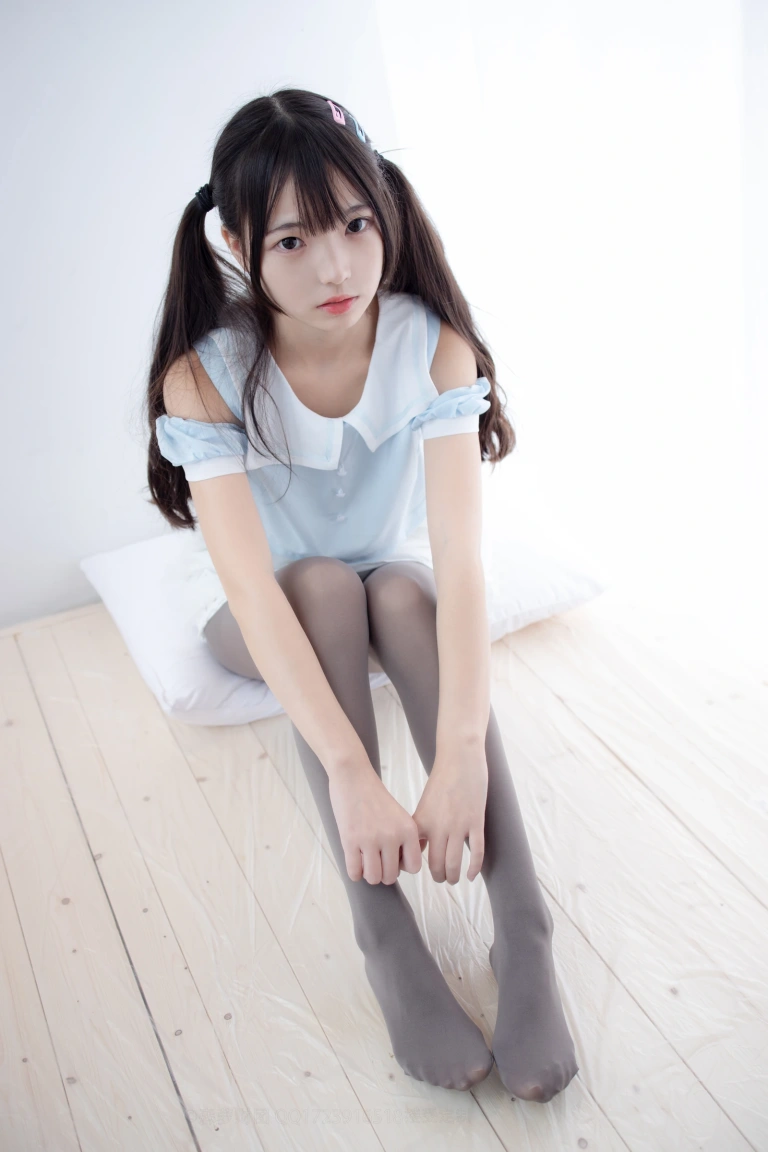 森萝财团《X-054》主题写真：86张全套美图，含1个视频