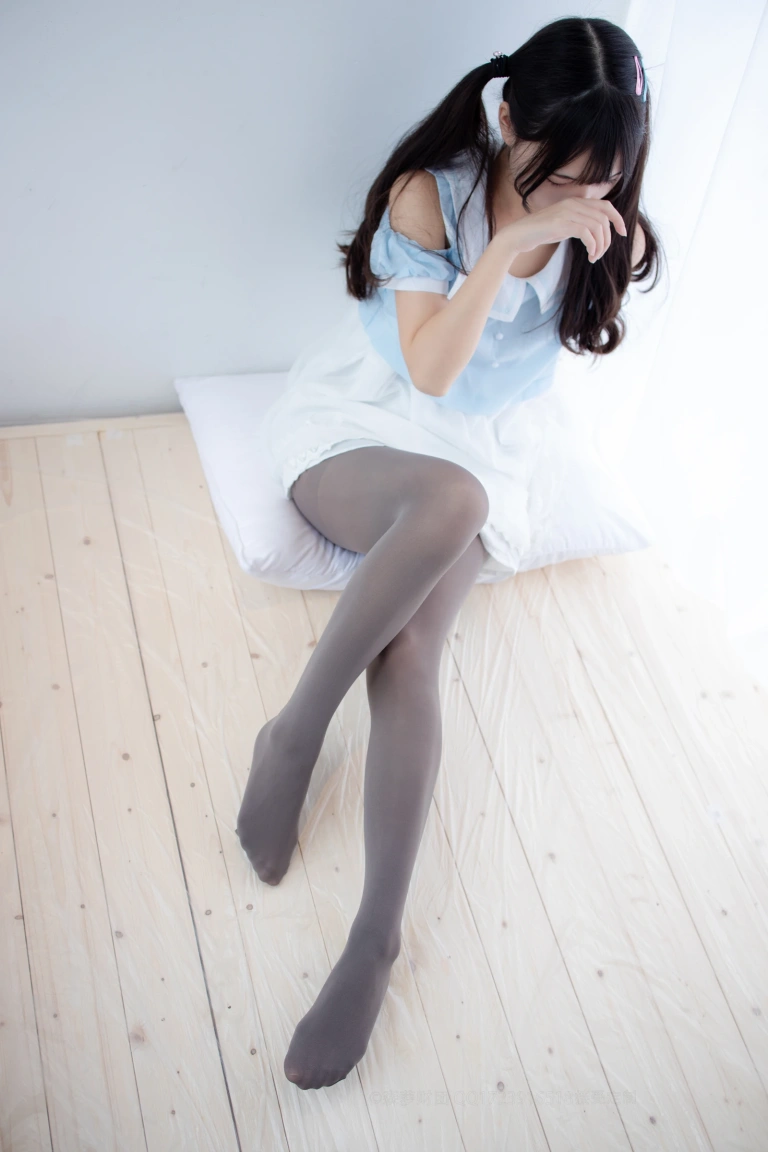 森萝财团《X-054》主题写真：86张全套美图，含1个视频
