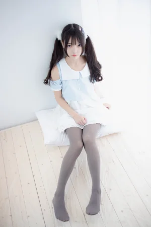 森萝财团《X-054》主题写真：86张全套美图，含1个视频
