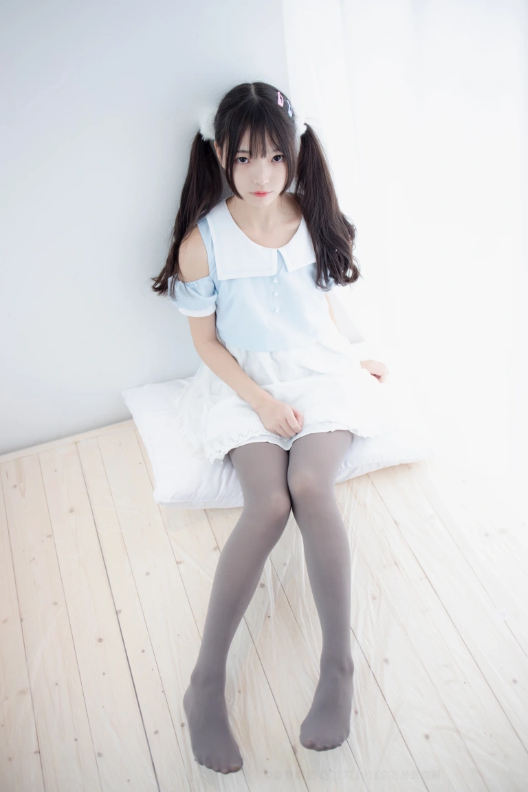 森萝财团《X-054》主题写真：86张全套美图，含1个视频