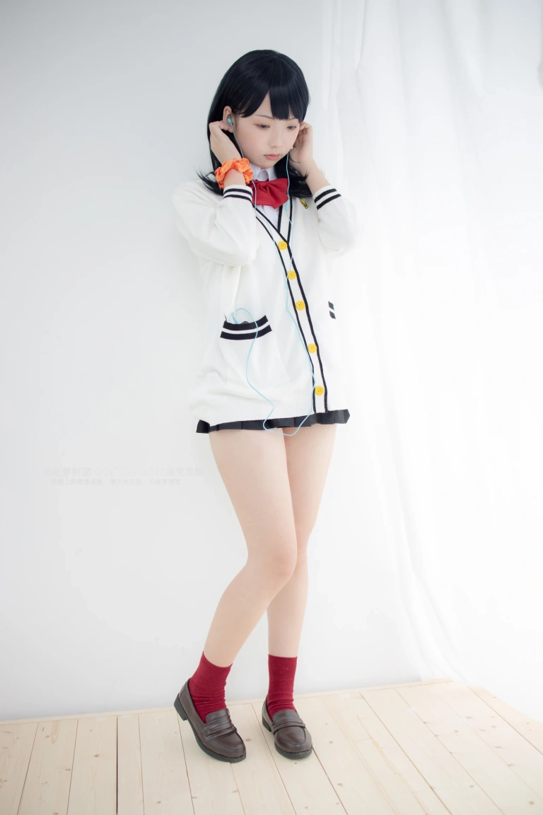 森萝财团《X-055》主题写真：93张全套美图，含1个视频