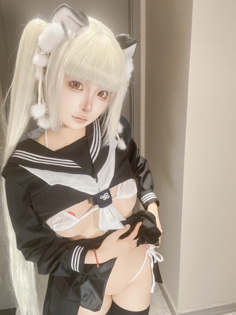 蠢沫沫《年07月朋友圈自拍》主题写真：83张全套美图