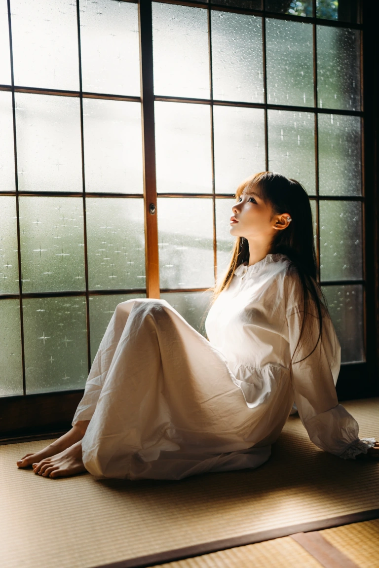 蠢沫沫《阳》主题写真：31张全套美图