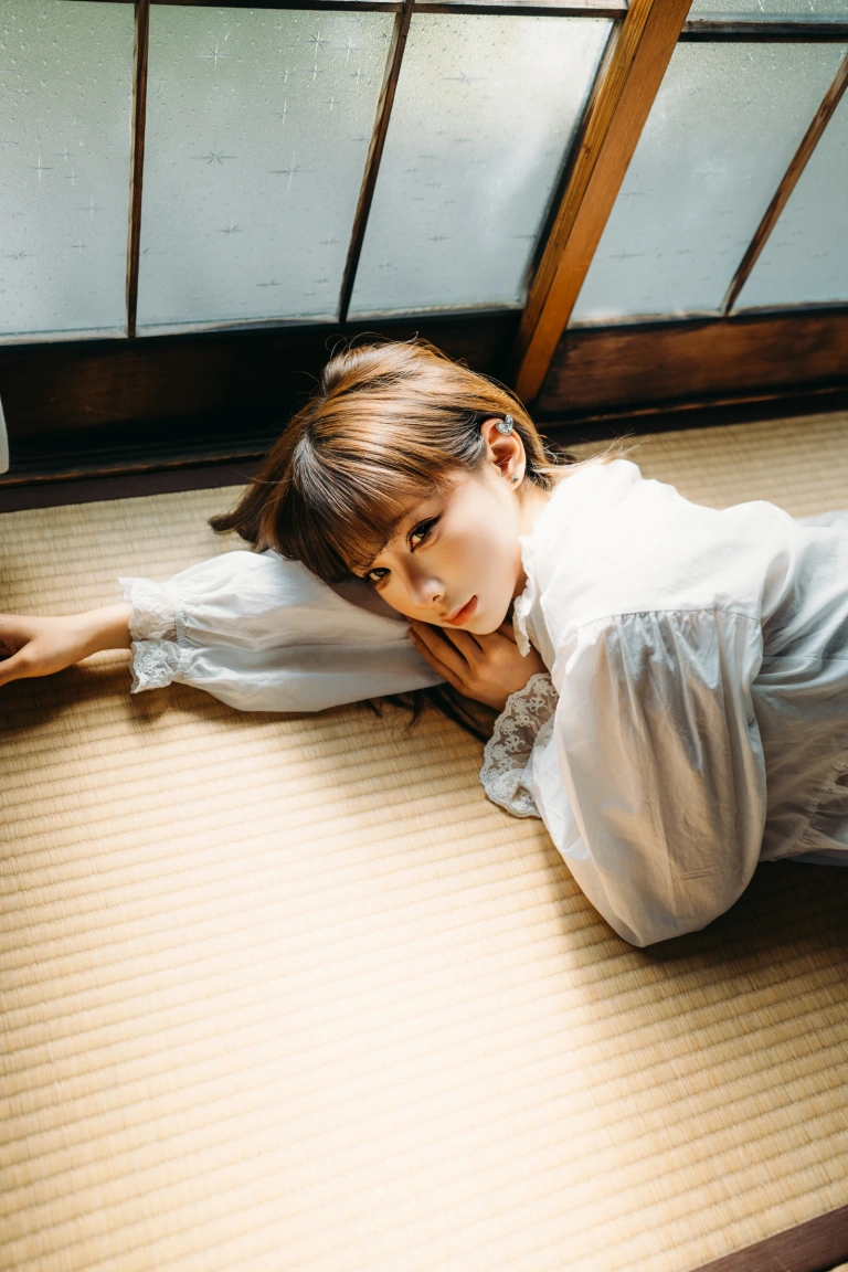 蠢沫沫《阳》主题写真：31张全套美图