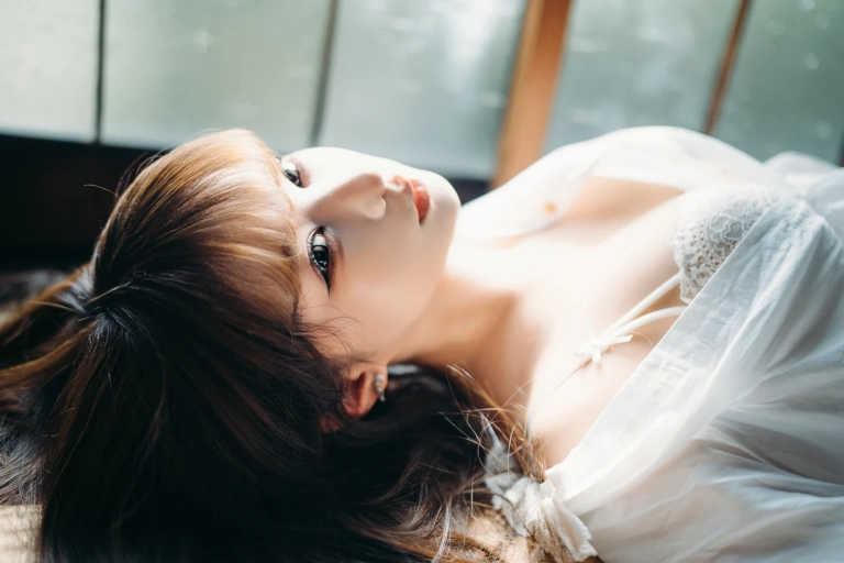 蠢沫沫《阳》主题写真：31张全套美图