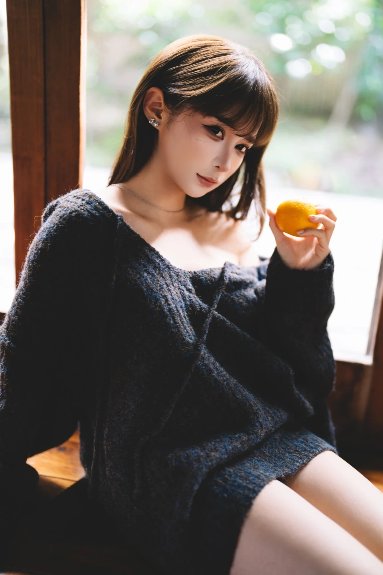 蠢沫沫《橘子》主题写真：30张全套美图