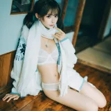 蠢沫沫《情人节》主题写真：26张全套美图
