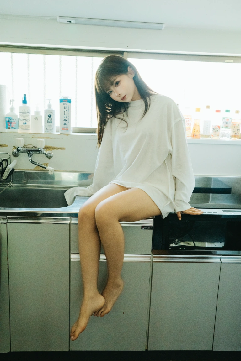蠢沫沫《牛奶》主题写真：22张全套美图