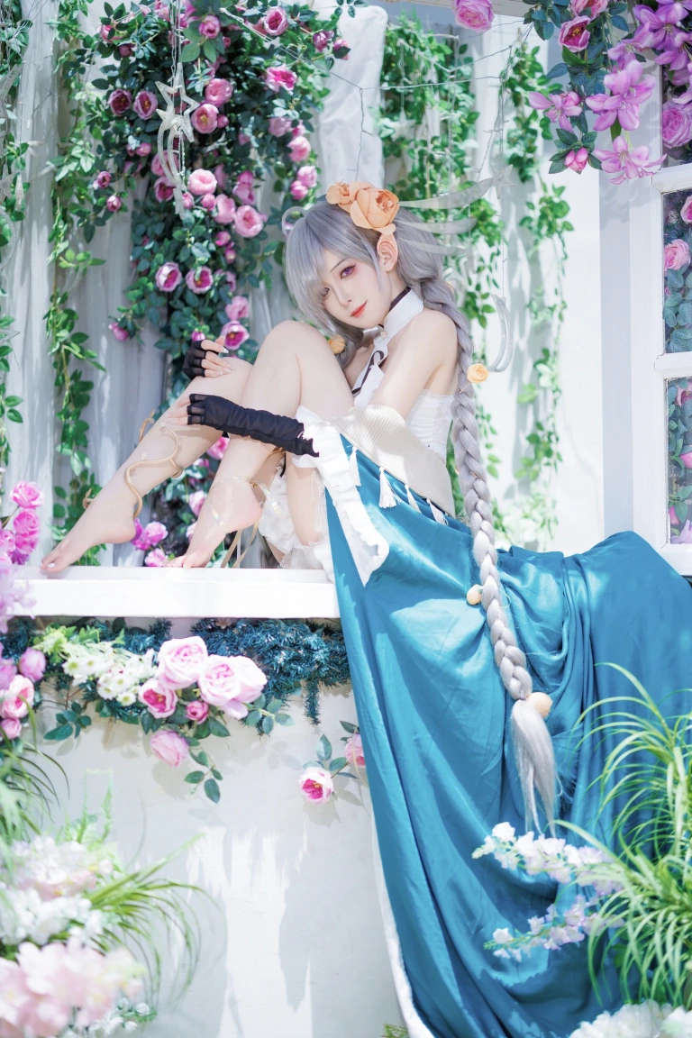 封疆疆v《埃佛森》主题写真：12张全套美图