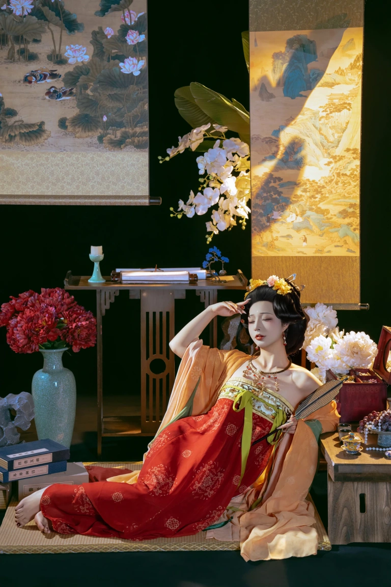 yuuhui玉汇kokuhui《ol20唐宫夜宴》主题写真：136张全套美图，含1个视频