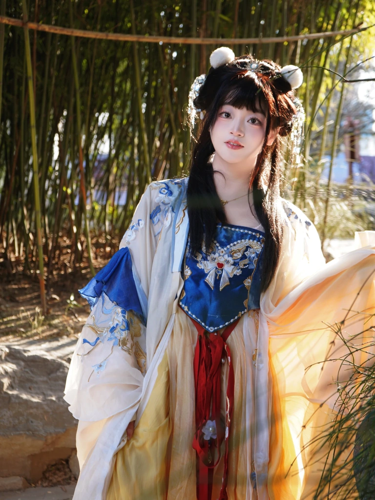 一只毛毛帽《年07月月票》主题写真：109张全套美图，含9个视频