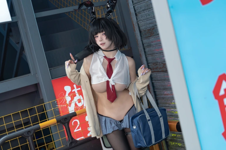 yiko湿润兔《年10月赛博逆jk提线木偶》主题写真：92张全套美图，含3个视频