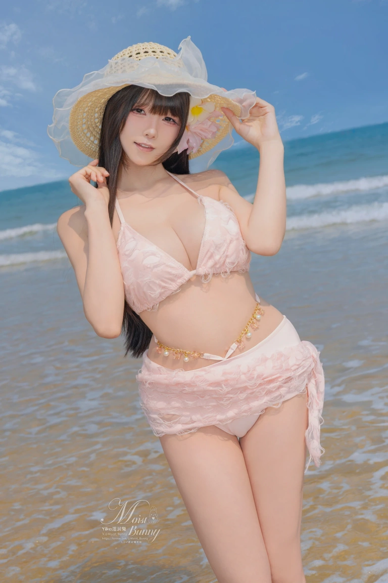 yiko湿润兔《粉红假日》主题写真：97张全套美图，含3个视频