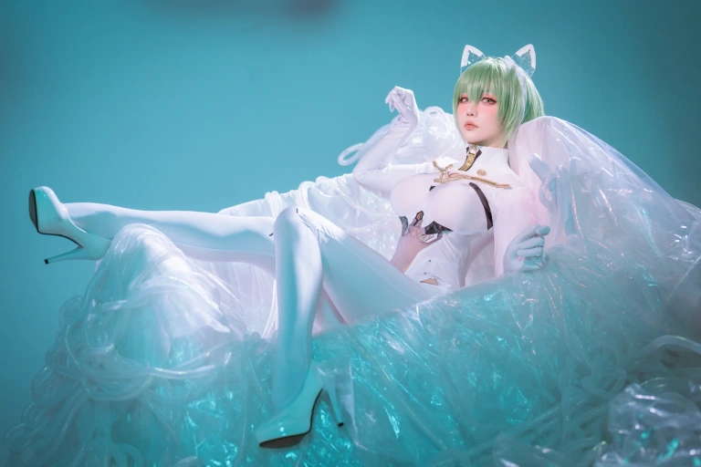 星之迟迟《年06月计划a碧蓝航线纳西莫夫》主题写真：34张全套美图
