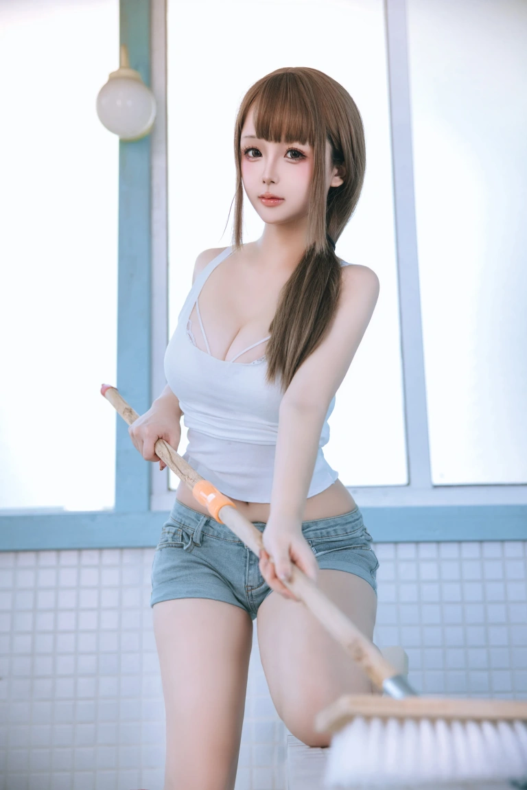 日奈娇《男浴室保洁员》主题写真：175张全套美图，含5个视频