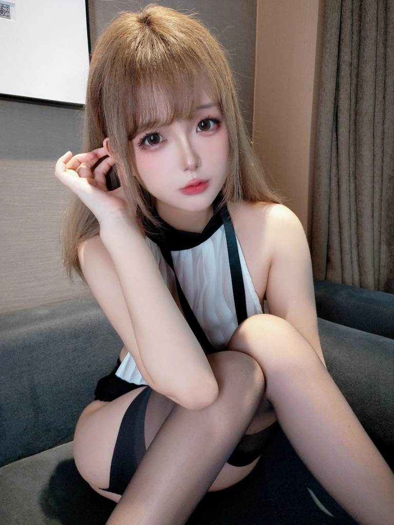 日奈娇《小秘书》主题写真：107张全套美图，含4个视频