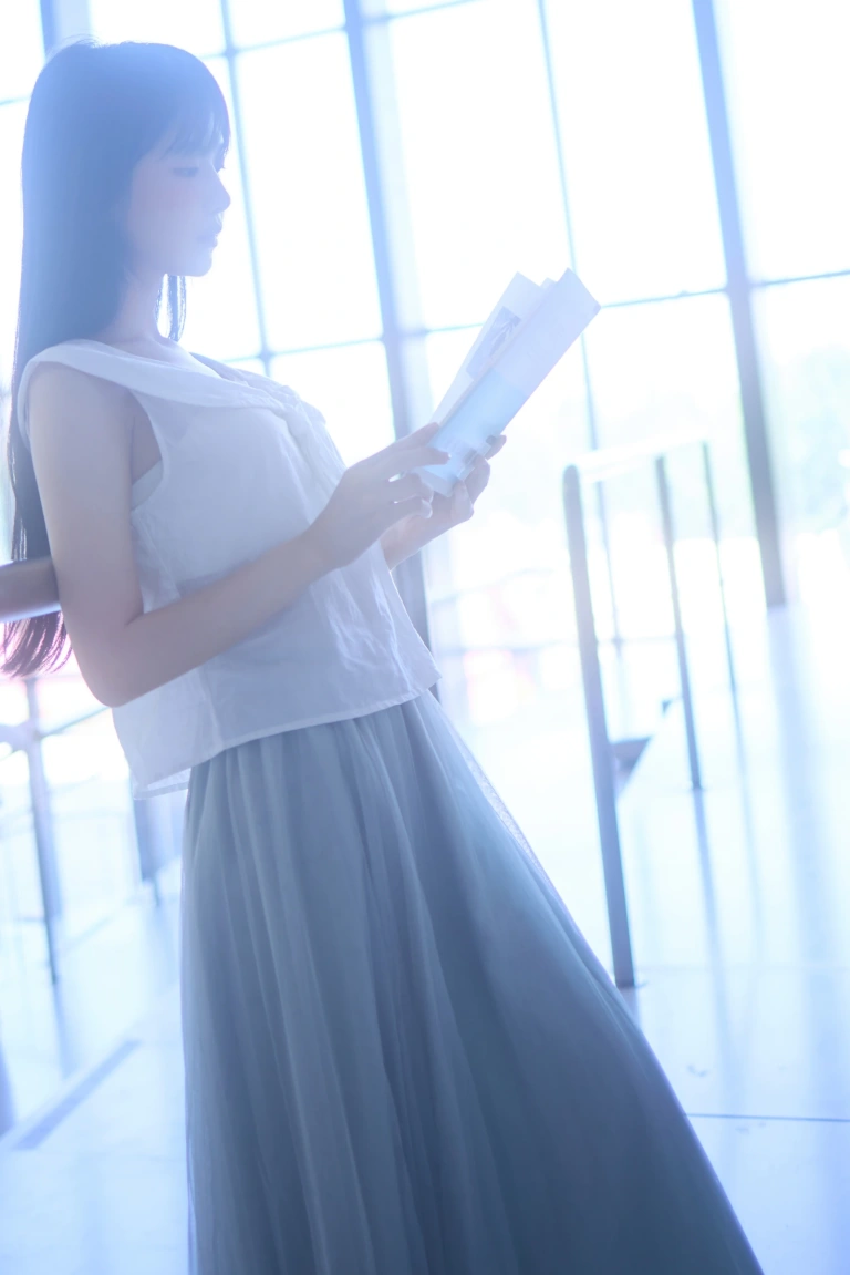 shika小鹿鹿《图书馆》主题写真：16张全套美图