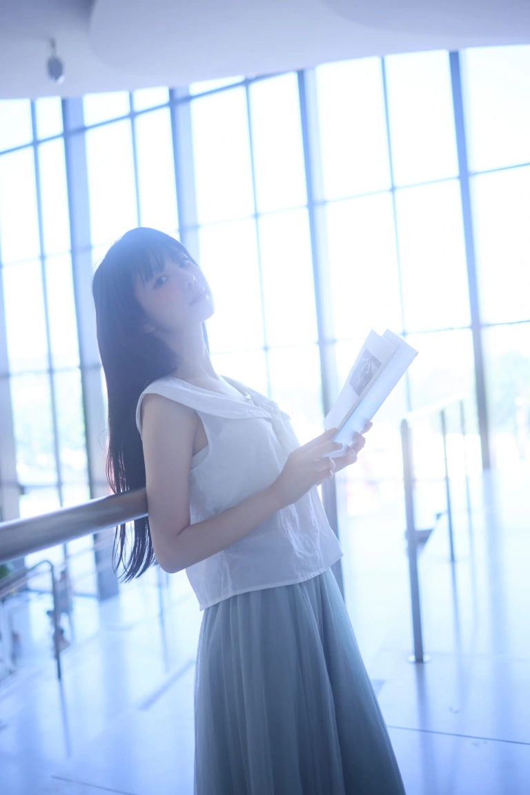shika小鹿鹿《图书馆》主题写真：16张全套美图