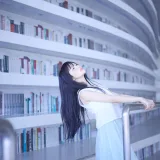shika小鹿鹿《图书馆》主题写真：16张全套美图