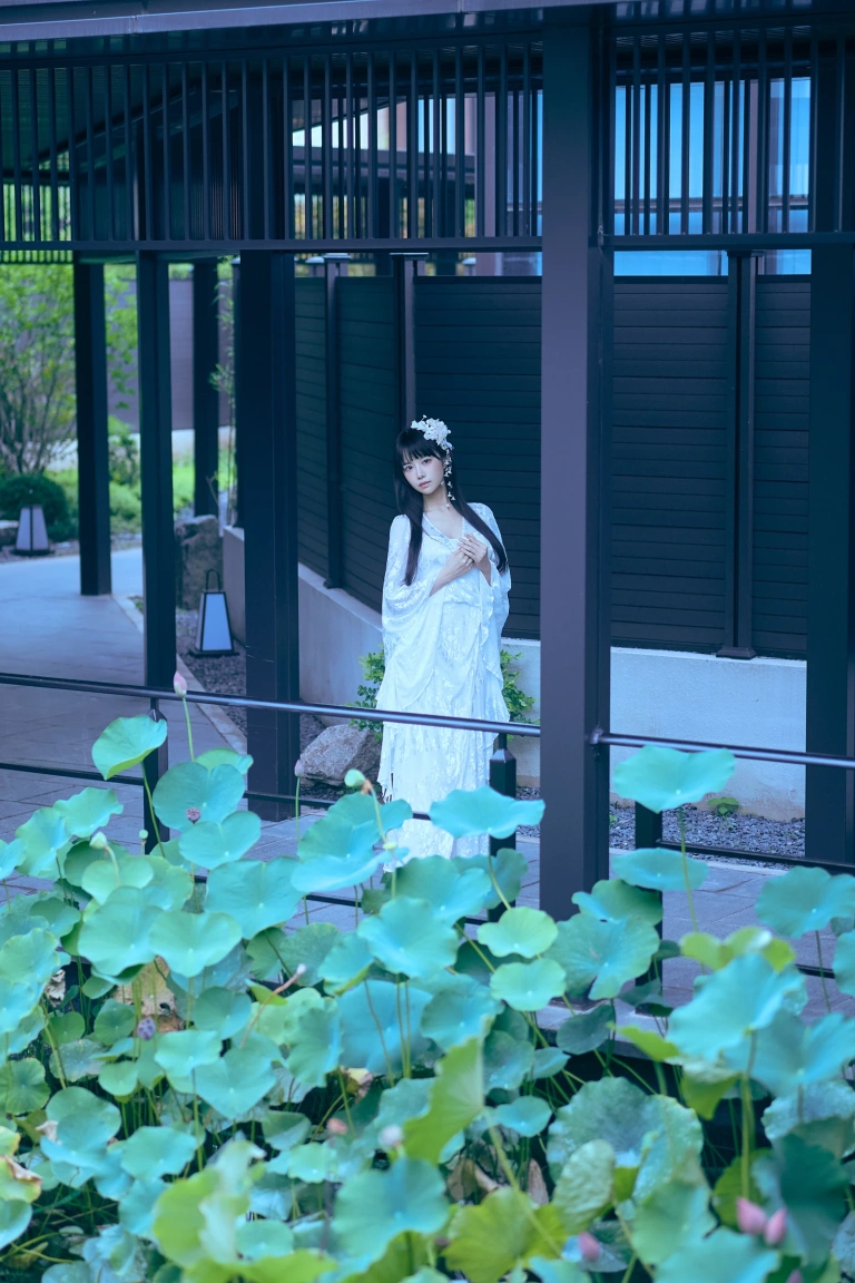 shika小鹿鹿《新中式》主题写真：21张全套美图