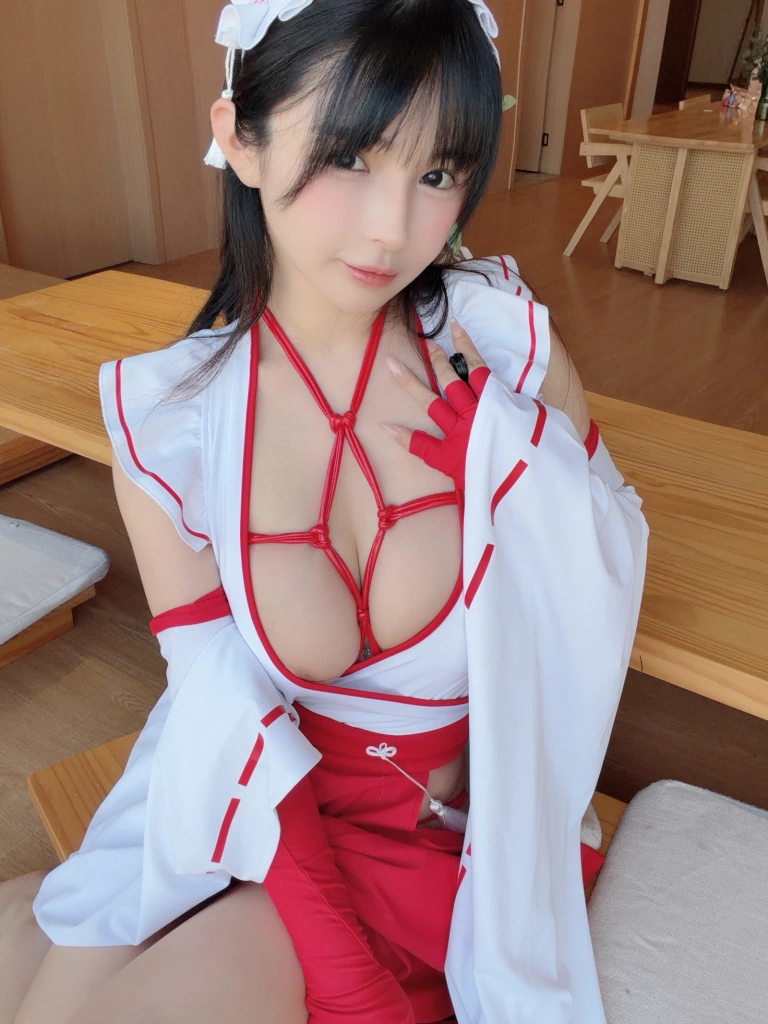 桜井宁宁《红绳女巫》主题写真：119张全套美图，含2个视频