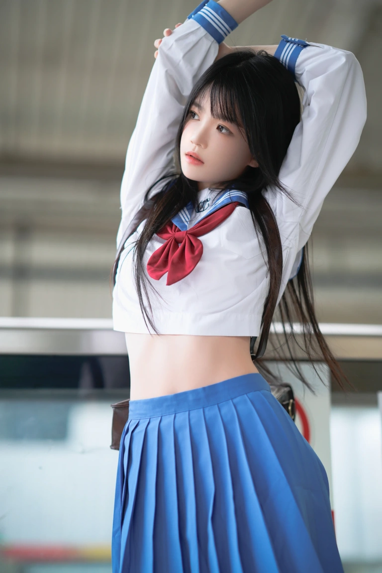 桜桃喵《地铁jk》主题写真：33张全套美图
