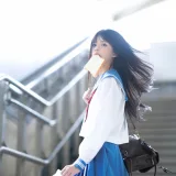 桜桃喵《地铁jk》主题写真：33张全套美图
