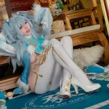 Yiko湿润兔《妙手回春-芙洛伦&E：ku [77P1V-1.53GB]》主题写真：78张全套美图，含1个视频
