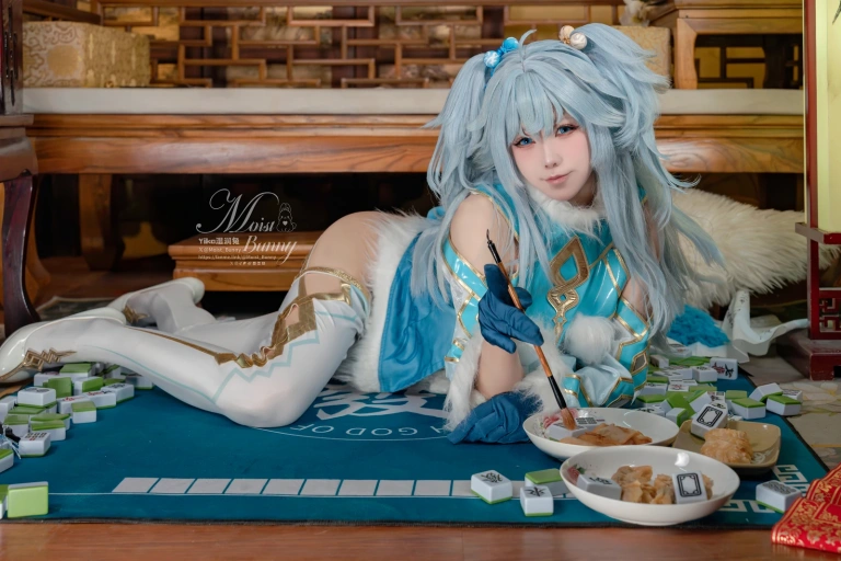 Yiko湿润兔《妙手回春-芙洛伦&E：ku [77P1V-1.53GB]》主题写真：78张全套美图，含1个视频