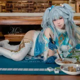 Yiko湿润兔《妙手回春-芙洛伦&E：ku [77P1V-1.53GB]》主题写真：78张全套美图，含1个视频