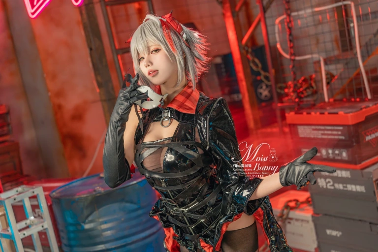 Yiko湿润兔《愚夜密函-W [71P1V-1.29GB]》主题写真：71张全套美图，含1个视频