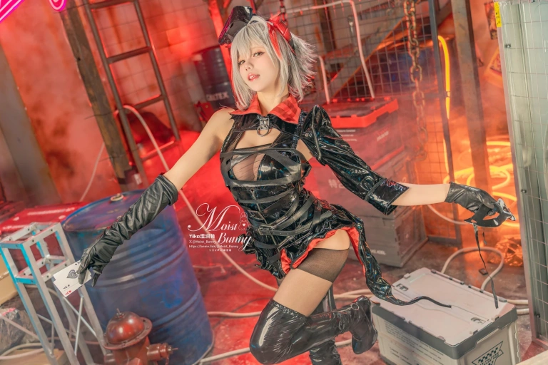 Yiko湿润兔《愚夜密函-W [71P1V-1.29GB]》主题写真：71张全套美图，含1个视频