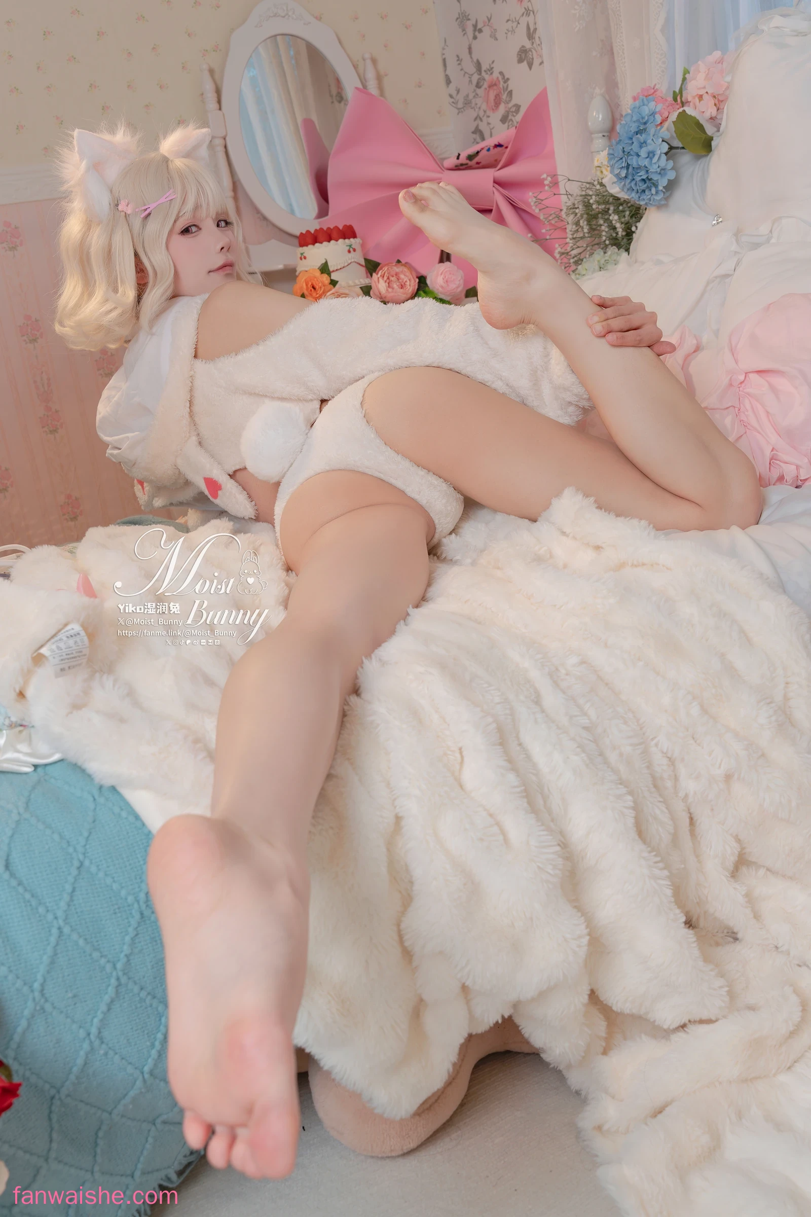 Yiko湿润兔 Yiko湿润兔 NO.009 - 他的猫 [75P1V-1.38GB]