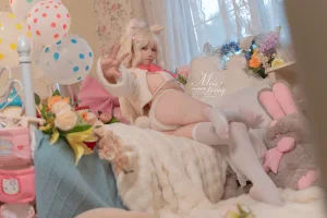 Yiko湿润兔《他的猫 [75P1V-1.38GB]》主题写真：75张全套美图，含1个视频