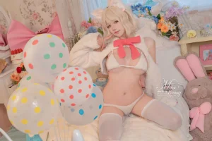 Yiko湿润兔《他的猫 [75P1V-1.38GB]》主题写真：75张全套美图，含1个视频