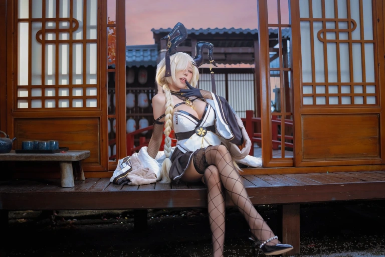 Yiko湿润兔《须臾望月抄-尾张 [121P-1.53GB]》主题写真：121张全套美图