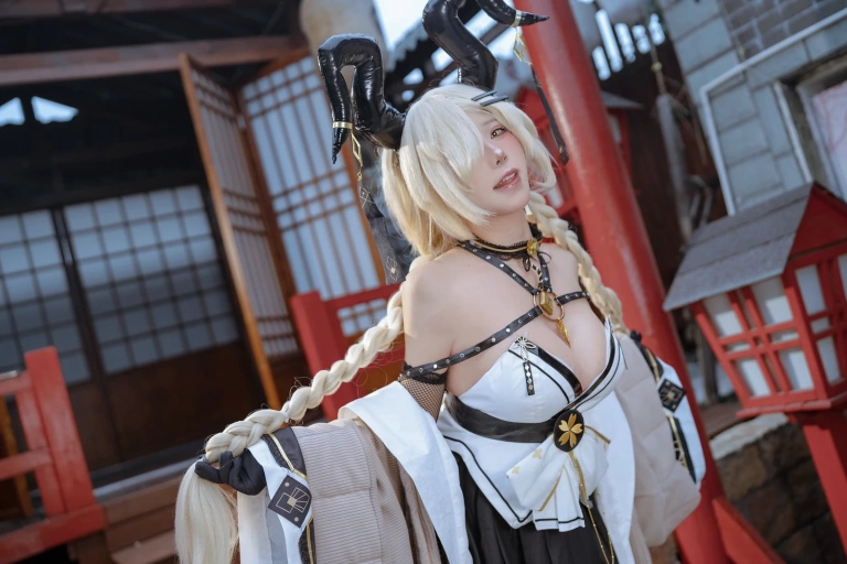 Yiko湿润兔《须臾望月抄-尾张 [121P-1.53GB]》主题写真：121张全套美图