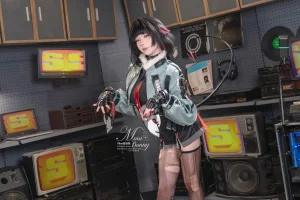 Yiko湿润兔《查无此人-简·杜&Mr.TAXI [140P4V-3.30GB]》主题写真：141张全套美图，含4个视频