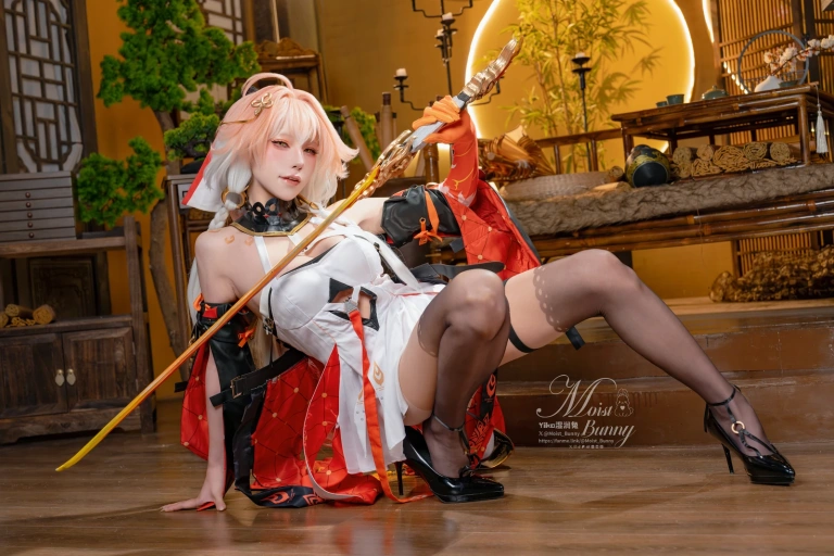 Yiko湿润兔《炽羽策阵星-长离&繁花 [111P4V-3.57GB]》主题写真：112张全套美图，含5个视频