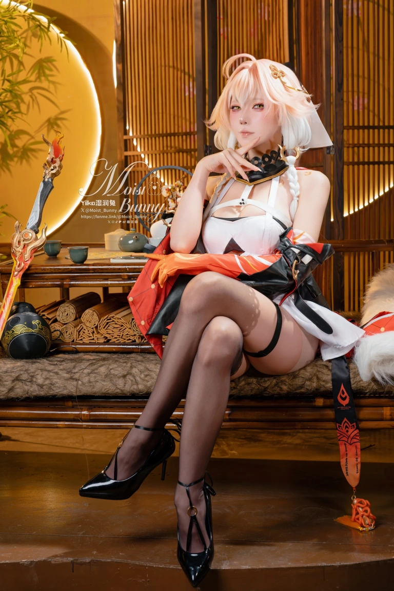 Yiko湿润兔《炽羽策阵星-长离&繁花 [111P4V-3.57GB]》主题写真：112张全套美图，含5个视频
