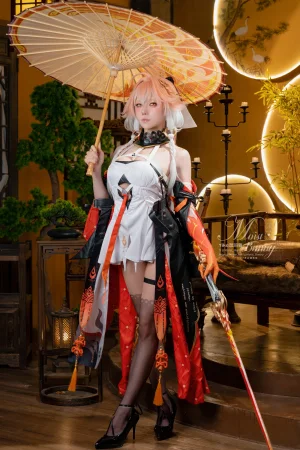 Yiko湿润兔《炽羽策阵星-长离&繁花 [111P4V-3.57GB]》主题写真：112张全套美图，含5个视频