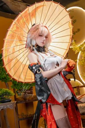 Yiko湿润兔《炽羽策阵星-长离&繁花 [111P4V-3.57GB]》主题写真：112张全套美图，含5个视频