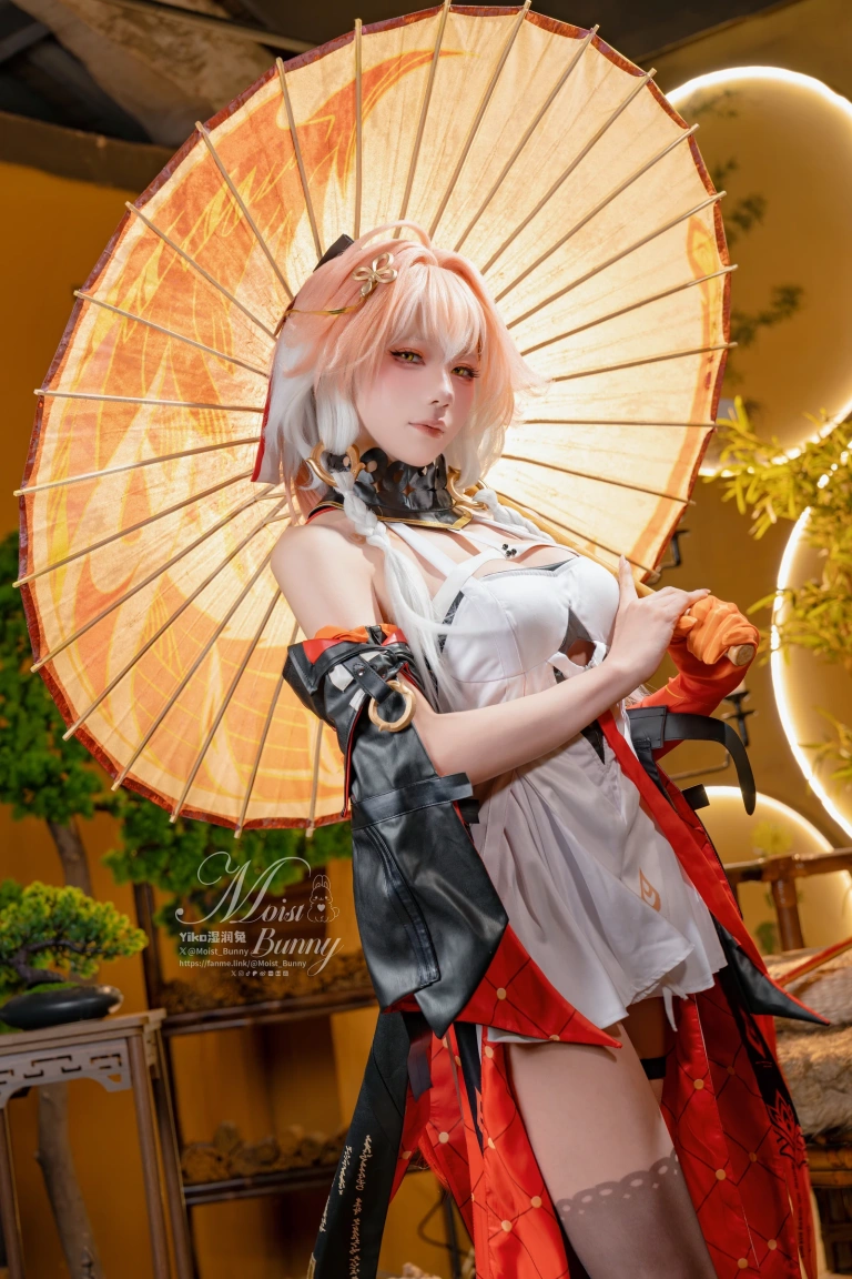 Yiko湿润兔《炽羽策阵星-长离&繁花 [111P4V-3.57GB]》主题写真：112张全套美图，含5个视频