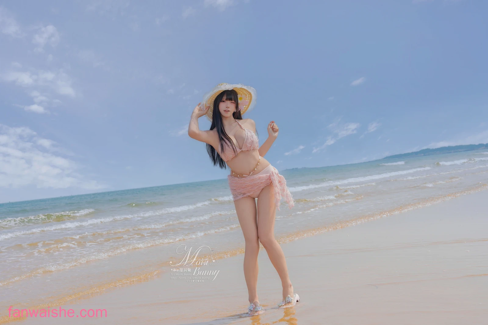 Yiko湿润兔 Yiko湿润兔 NO.028 - 粉红假日 [97P3V-2.17GB]